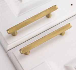 Tay nắm tủ hiện đại tối giản bằng đồng nguyên khối SHHP230