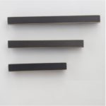 Tay nắm tủ bằng đồng hình chữ L màu đỏ đen SGRB1023