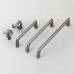 Tay nắm tủ hợp kim kẽm đen mờ nickel Inn5525