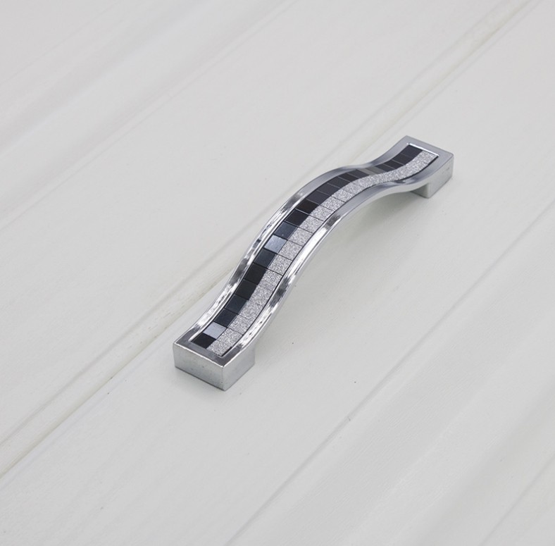 Tay nắm tủ pha lê cao cấp cho tủ áo PD7073 2
