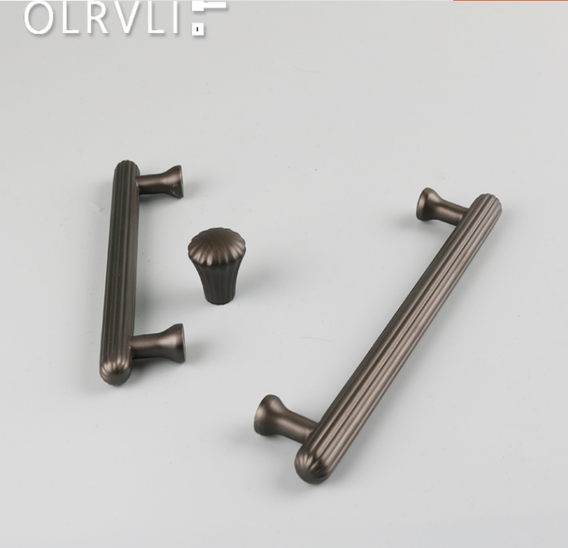 Tay nắm tủ Italia bằng đồng màu xám OLRVLI 803.120D 1