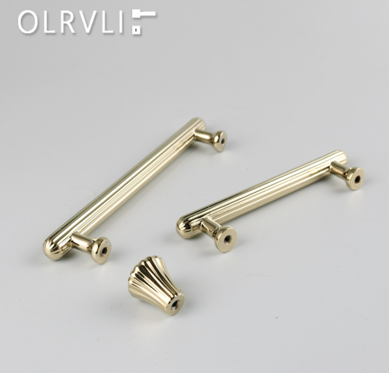 Tay nắm tủ Italia bằng đồng màu vàng bóng OLRVLI 803.120A 4