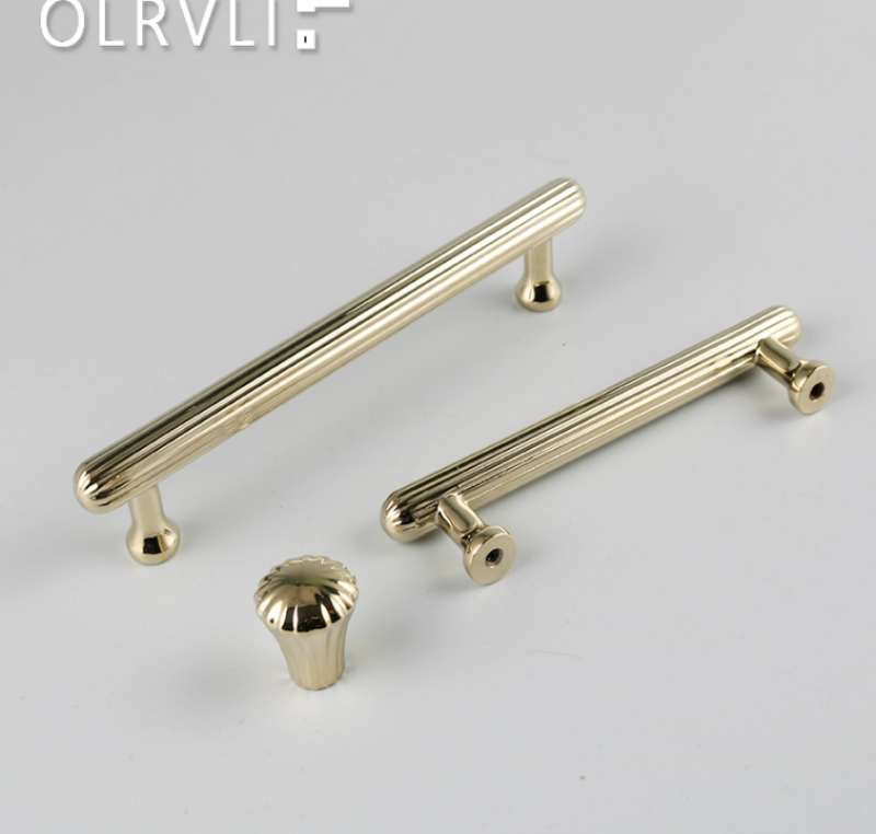 Tay nắm tủ Italia bằng đồng màu vàng bóng OLRVLI 803.120A 1