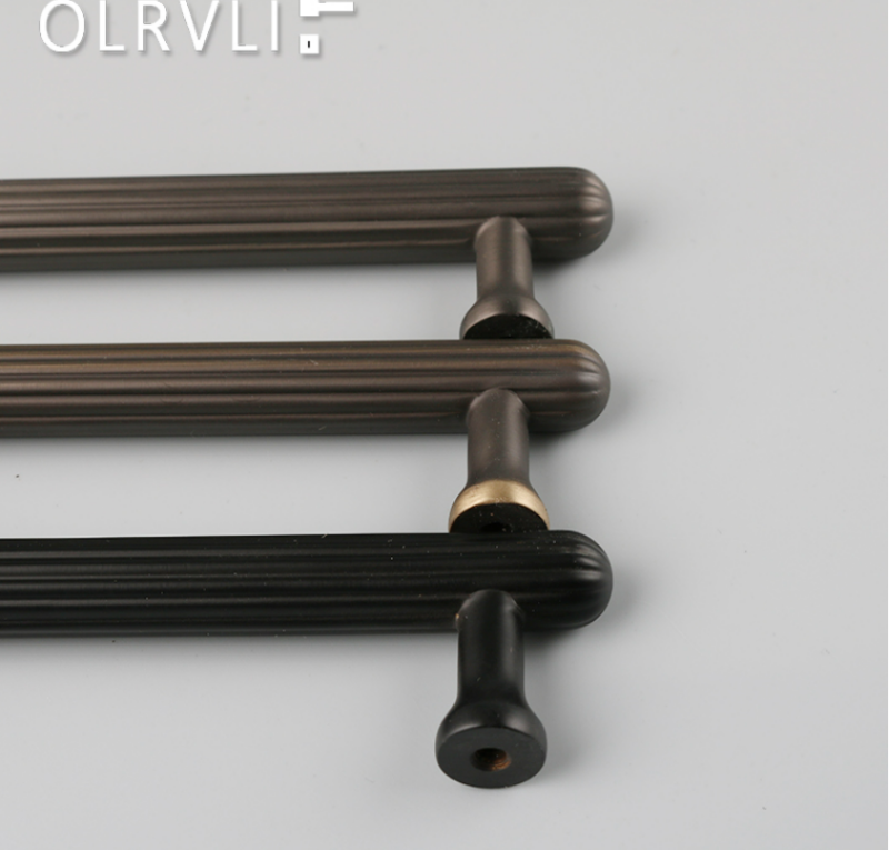 Tay nắm tủ Italia bằng đồng màu cà phê OLRVLI 803.120C 2