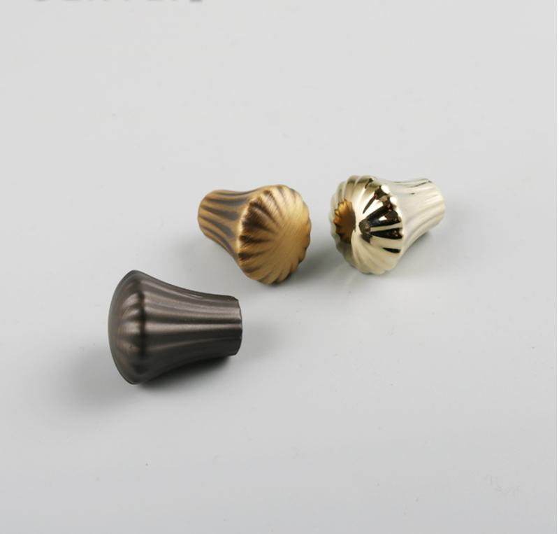 Tay nắm tủ Italia bằng đồng màu đồng cổ OLRVLI 803.120F 3