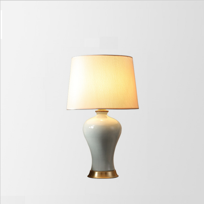Đèn bàn gốm sứ bằng đồng cổ điển Châu Âu MC562