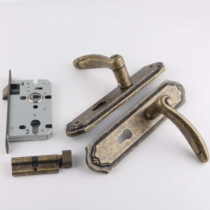 Khóa cửa phòng bằng đồng cổ điển cao cấp YBLI5698 5