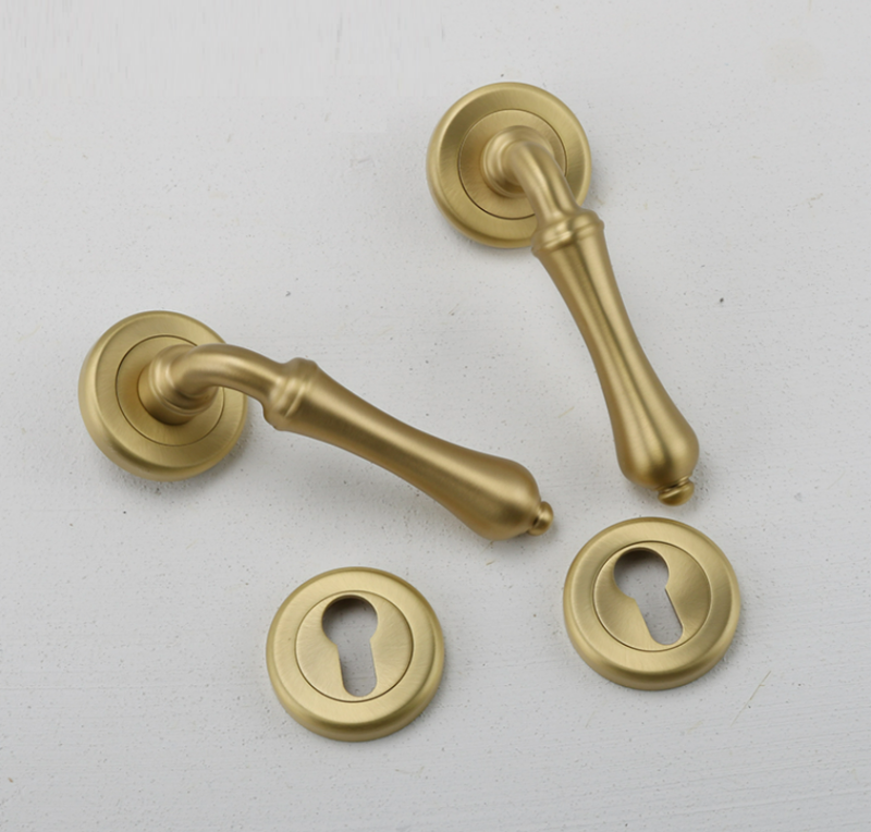 Khóa cửa phòng Italy olrvli đồng vàng mờ OVLI 006-6 1