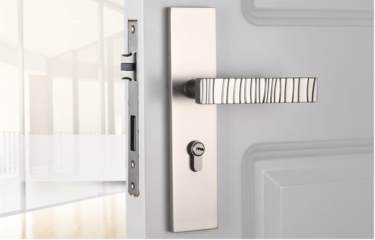 Khóa cửa phòng ngủ hiện đại cao cấp YBLI5511 2