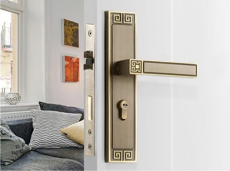 Khóa cửa cổ điển Châu Á bằng đồng S684-211 1