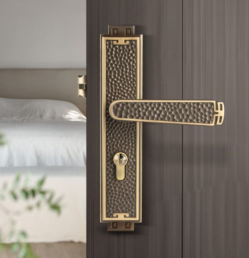 Khóa cửa bằng đồng rèn thiết kế Pháp BR20190-YSJ