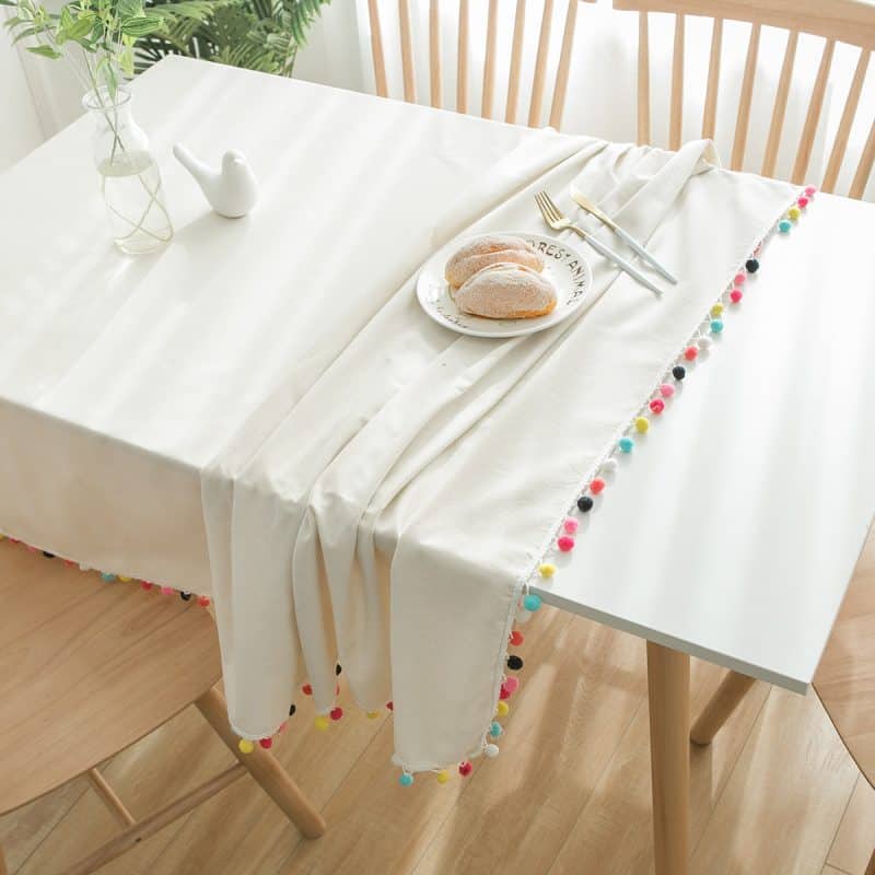 Tấm trải bàn ăn vải lanh cao cấp viền điệu đà HYQ5672 5