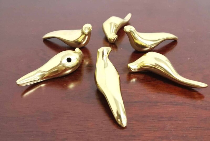 Tay nắm tủ đồng thau chim nhỏ ngó nghiên SBD5441 1