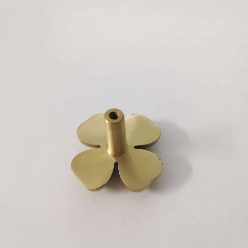 Tay nắm tủ đồng thau cỏ bốn lá mặt trơn SBD6589 8
