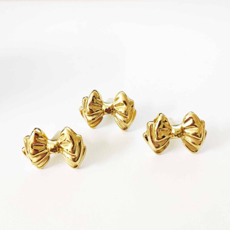 Tay nắm tủ đồng thau nơ bướm quý phái SBD1456 1