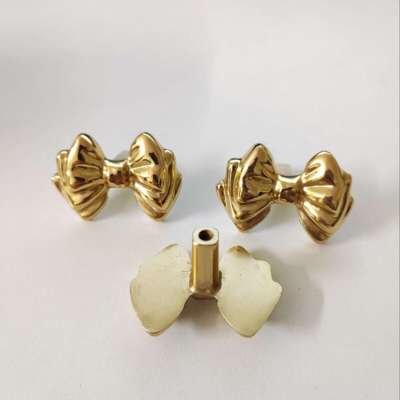 Tay nắm tủ đồng thau nơ bướm quý phái SBD1456 8