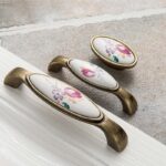 Tay nắm tủ gốm sứ hợp kim kẽm hình hoa WY1463