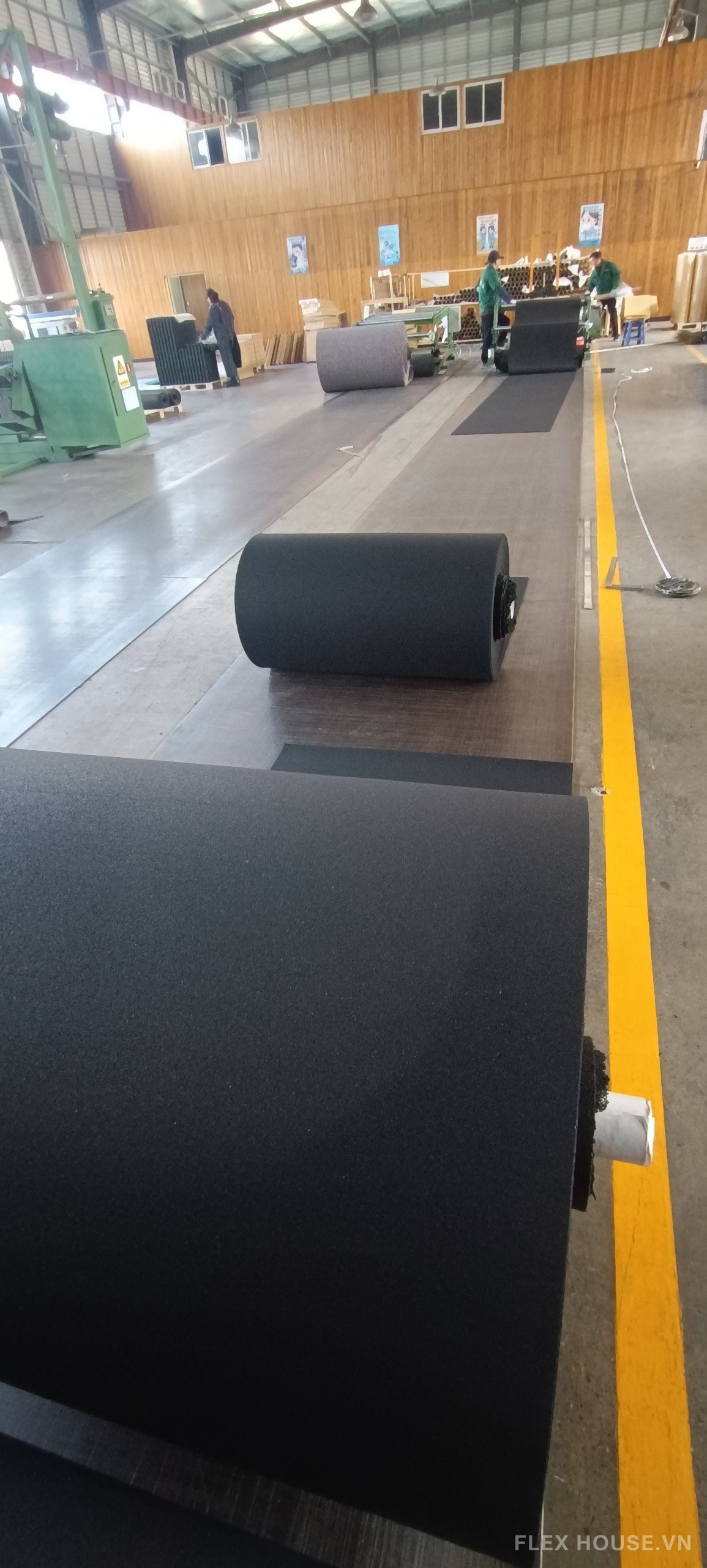 Thảm cao su cuộn phòng gym trơn SBR 1m2 TSBR10 thực tế