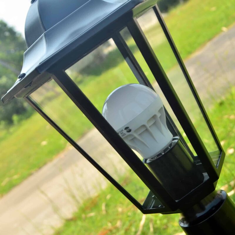 Cột đèn trang trí sân vườn cổ điển Châu Âu CPD111 3