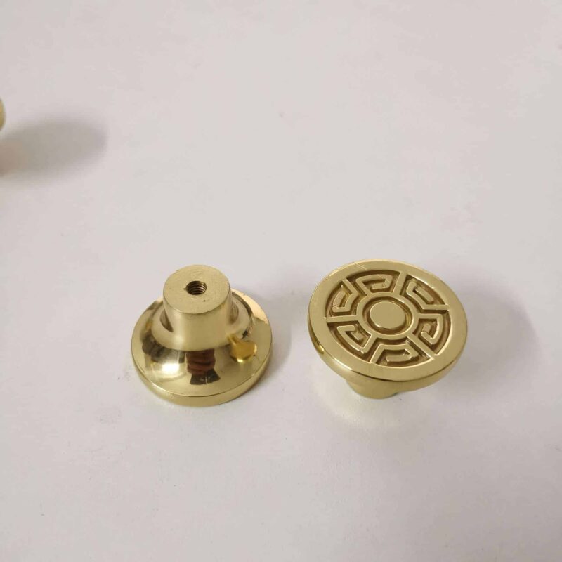 Tay nắm tủ đồng thau chữ vạn cách điệu SBD3677 8