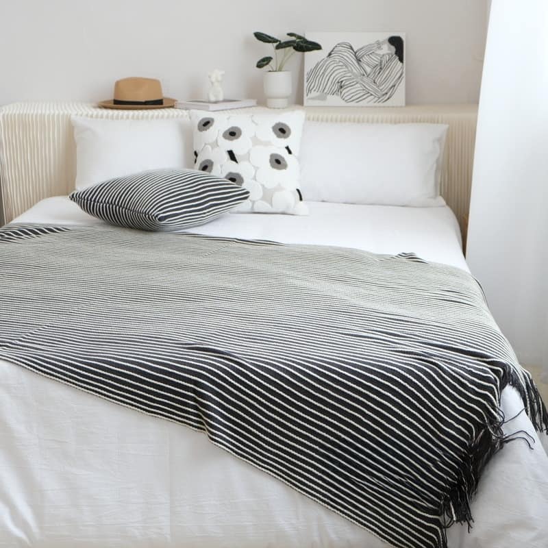Khăn trải giường sọc trắng tối giản BMH1089 7