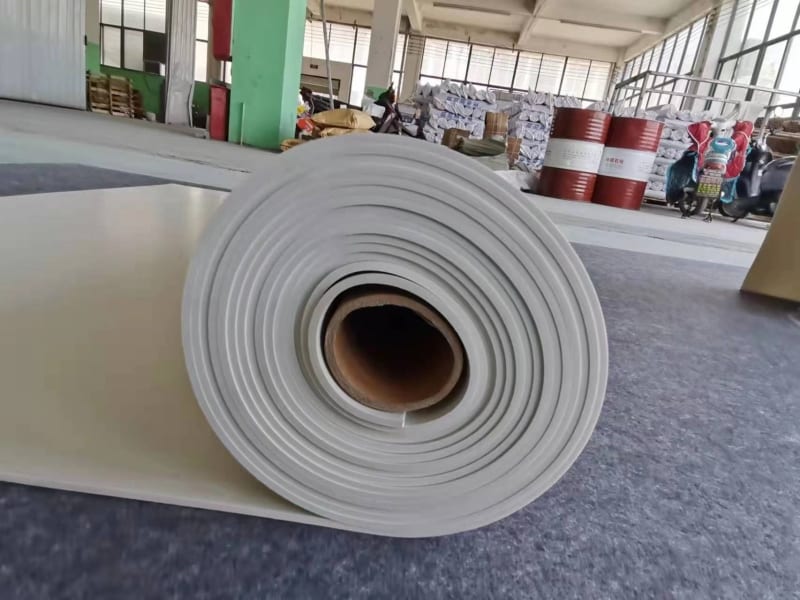 Thảm cuộn lót sàn tiêu âm sợi PVC màu trắng GH013 12