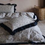 Bộ chăn ga gối hoa nhí viền ren cổ điển ZH7075
