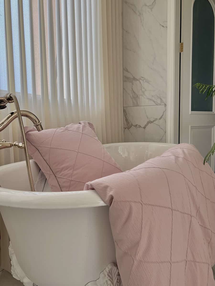 Bộ chăn ga gối màu hồng họa tiết hình thoi MM1884B 4