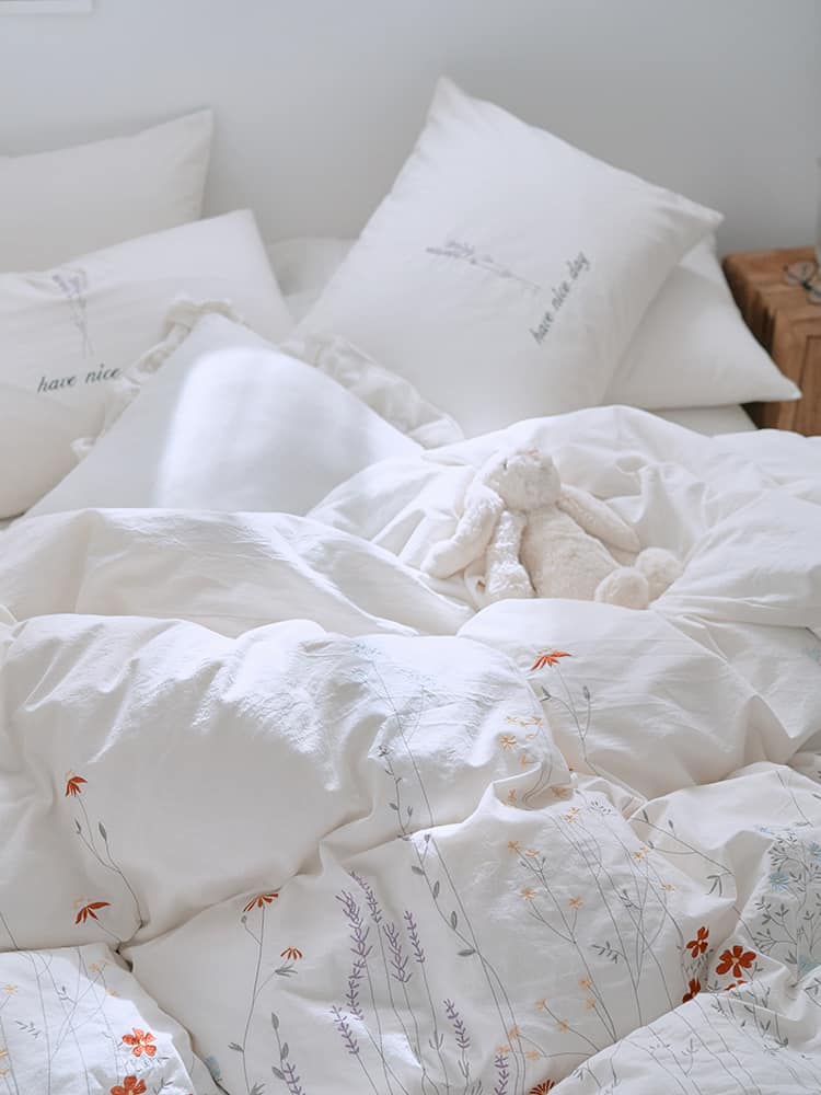 Bộ chăn ga trải giường màu trắng thêu hoa JJ7365 10