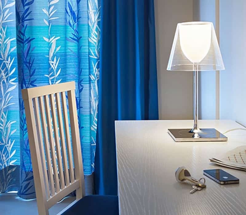 Đèn bàn chao acrylic hiện đại tối giản kiểu Ý HX6678 10