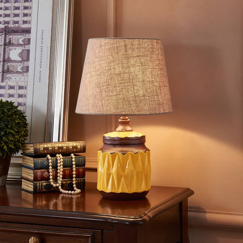 Đèn để bàn gốm sứ trang trí phòng khách kiểu Mỹ RX060 2