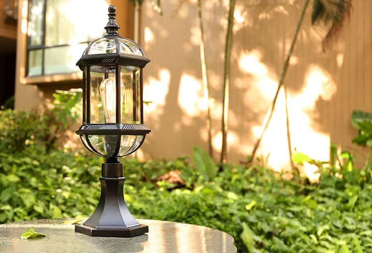 Đèn trụ sân vườn phong cách Gothic VC005 6