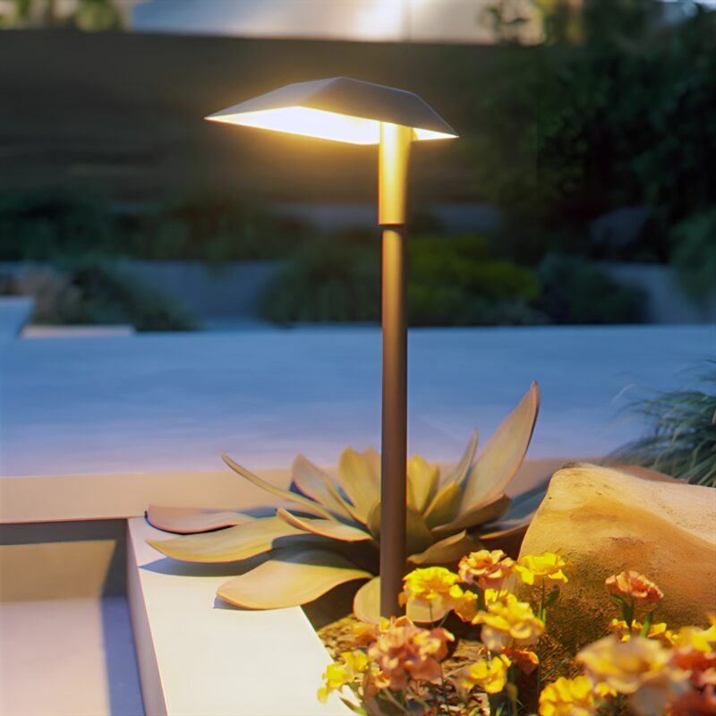 Đèn LED dạng cột trang trí bãi cỏ sân vườn CP4838 1