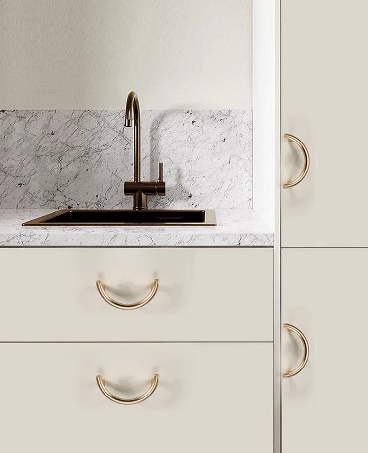 Tay nắm tủ bán nguyệt sang trọng tối giản FTR6256