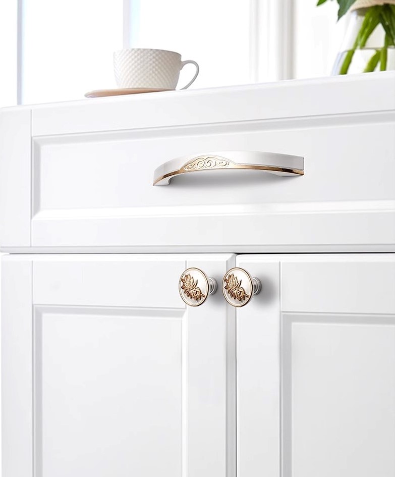 Tay nắm tủ hợp kim kẽm họa tiết nghệ thuật DW844 5