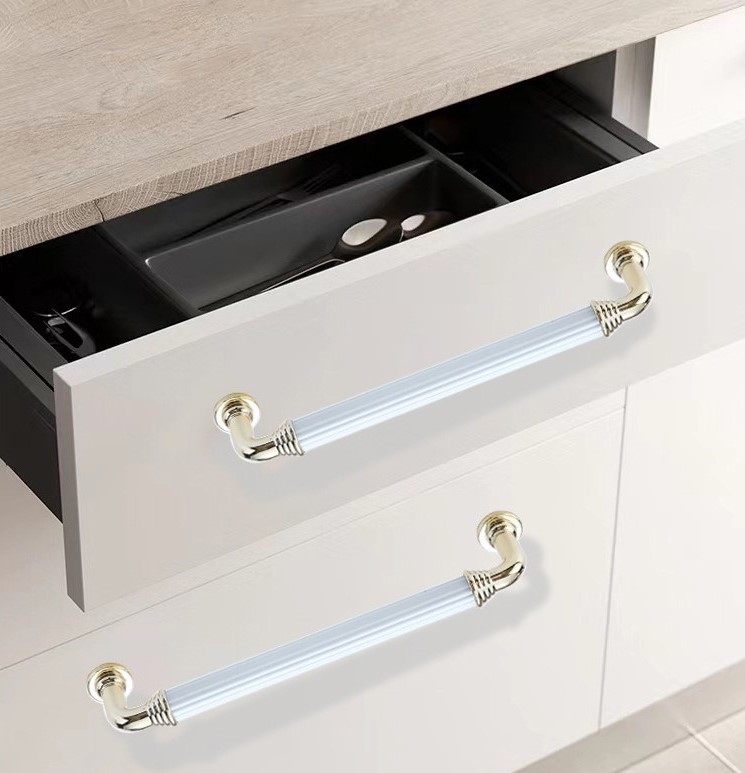 Tay nắm tủ hợp kim kẽm thân sọc hiện đại BSAN18 5