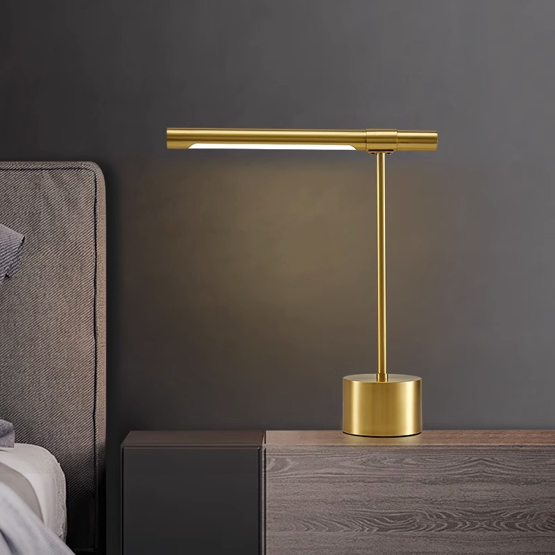 Đèn bàn bằng đồng thanh dài vuông góc MS7002 8