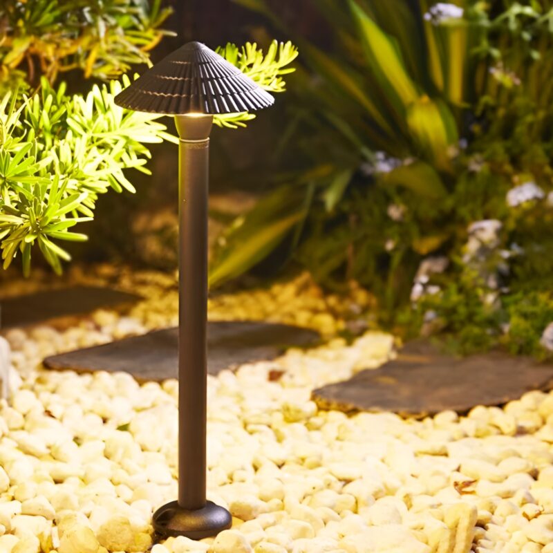 Đèn cột ngoài trời chao nón lá nghệ thuật YD6580 1