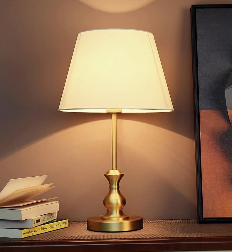 Đèn để bàn phòng ngủ bằng đồng phong cách retro MT156 5