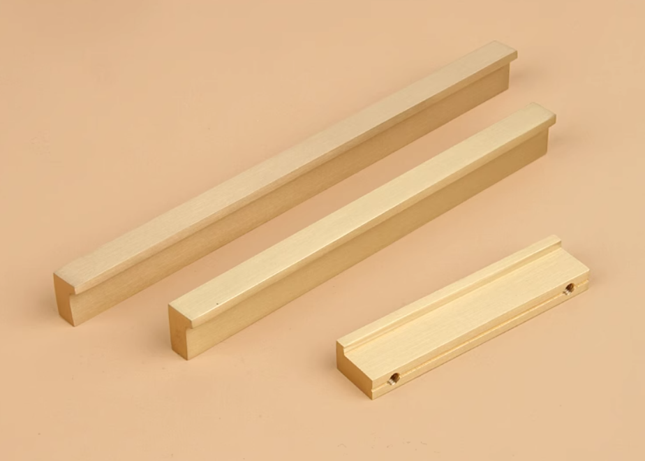 Tay nắm tủ bằng đồng số 7 dạng thanh FHOFC7 5