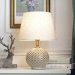 Đèn bàn trang trí bằng gốm sứ HYJ0018