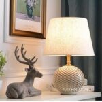 Đèn bàn trang trí bằng gốm sứ HYJ0018-3