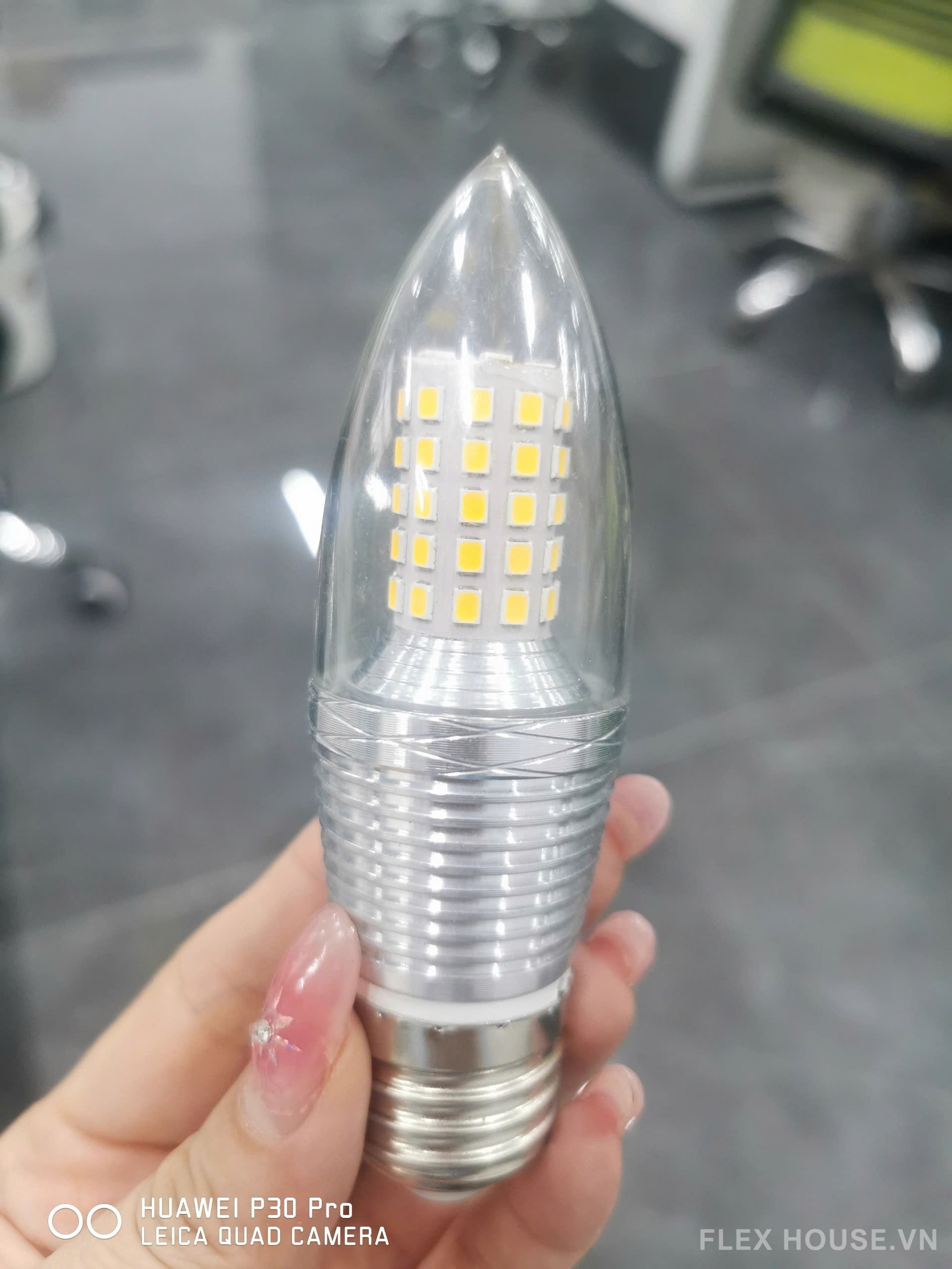 Đèn cột ngoài trời trang trí cảnh quan biệt thự YD518 13