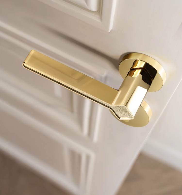 Khóa cửa tay gạt hợp kim màu vàng sang trọng SDM6677 7