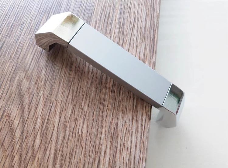 Tay nắm tủ hợp kim nhôm màu bạc hiện đại VT533 15