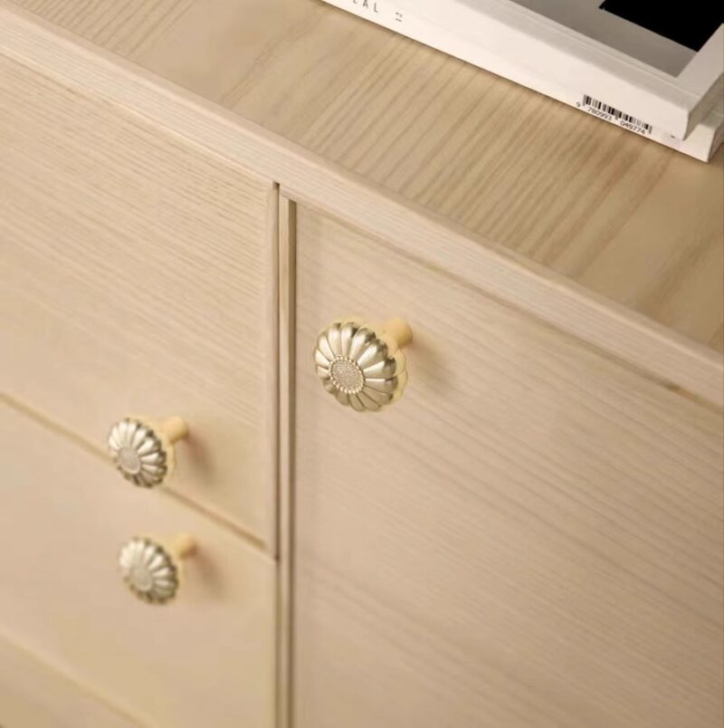 Tay nắm tủ kiểu Pháp thân tròn sang trọng FRC7038 2
