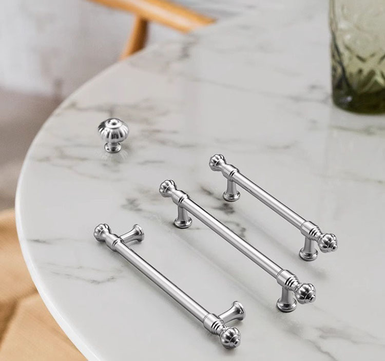 Tay nắm tủ hợp kim sang trọng kiểu Tây Âu LKF7992 10