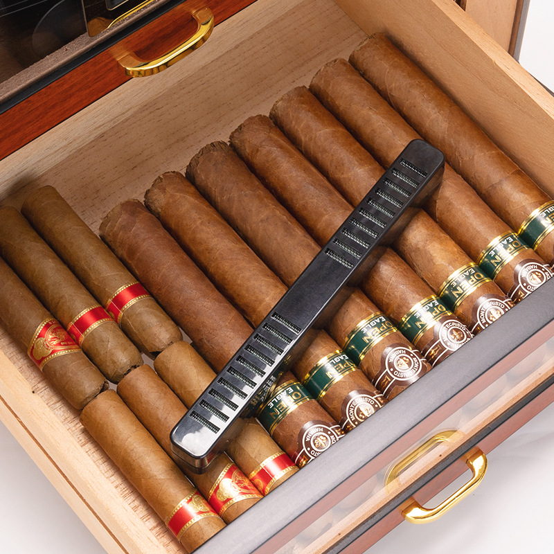 Tủ bảo quản cigar 150 điếu bằng gỗ sang trọng CGL263 9