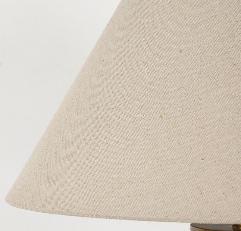 Đèn bàn gốm sứ chao vải hình nón đế kim loại RX216 5