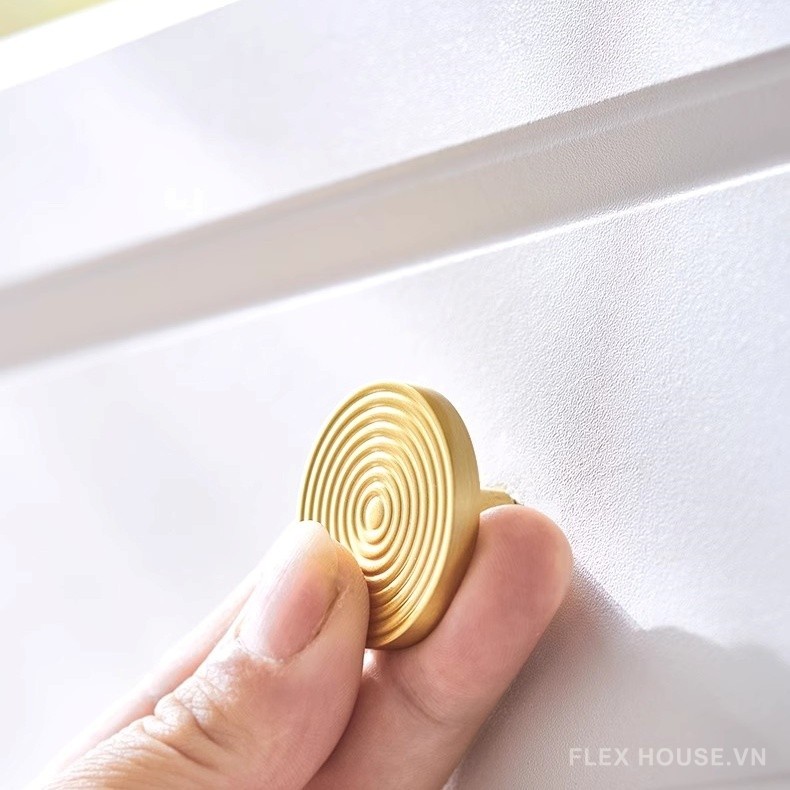 Núm tay nắm tủ bằng đồng mặt vân tròn PALO73 9